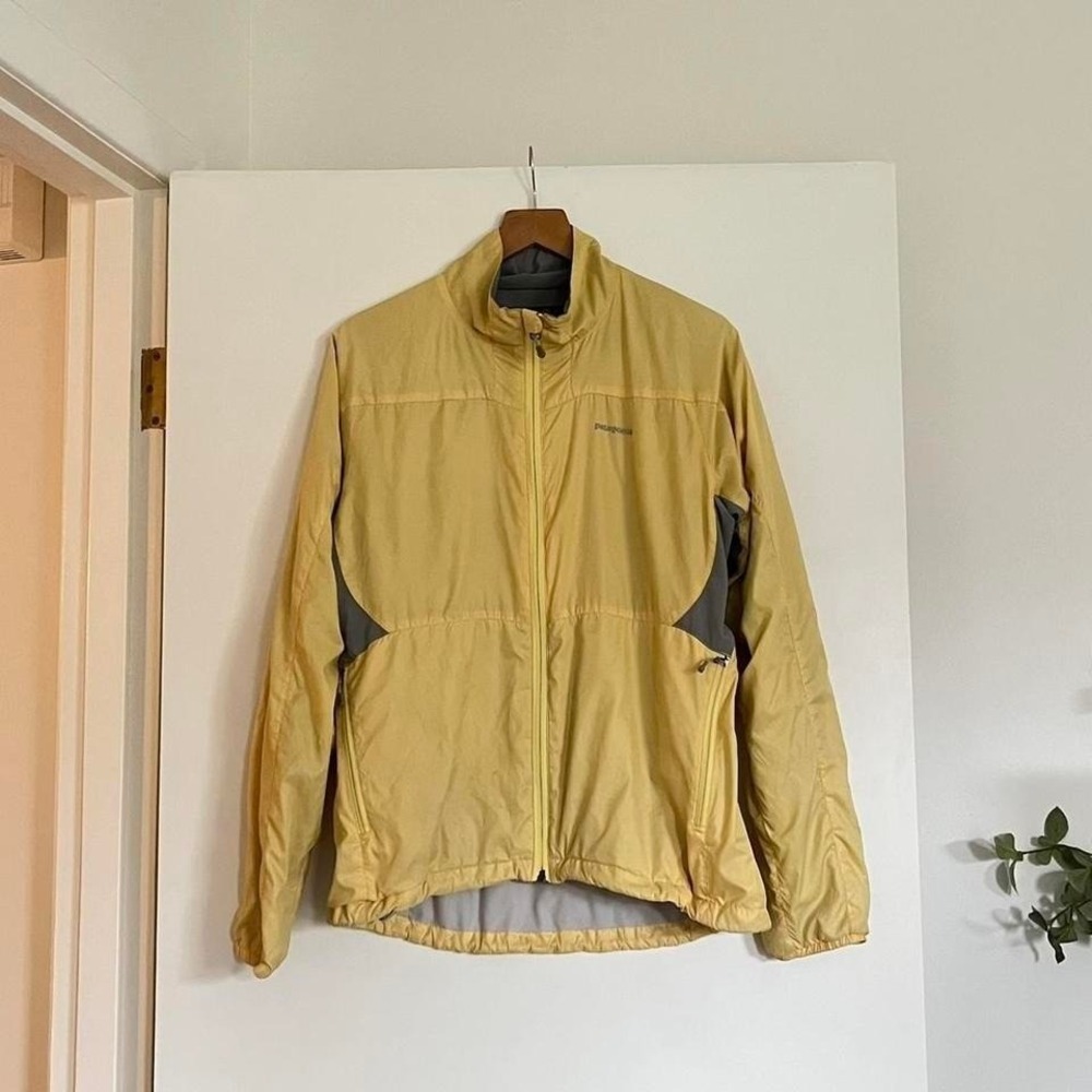 Gorpcore Patagonia Women's Yellow Lightweight Softshell Jacket (M)💛
